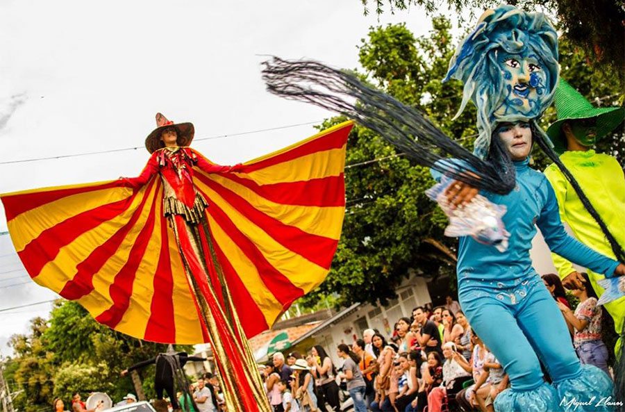Disfruta de los desfiles en las fiestas de San Pedro