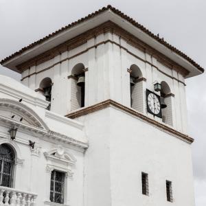 foto de torre de reloj