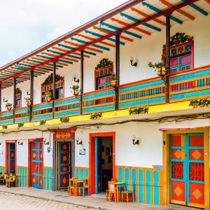 Vista de los edificios coloniales de pueblos de Colombia patrimonio