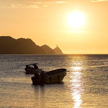 Que promove um turismo responsável, sustentável e de alta qualidade?