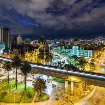 Conheça uma rua repleta de histórias e ritmos dedicados exclusivamente à comunidade LGBT