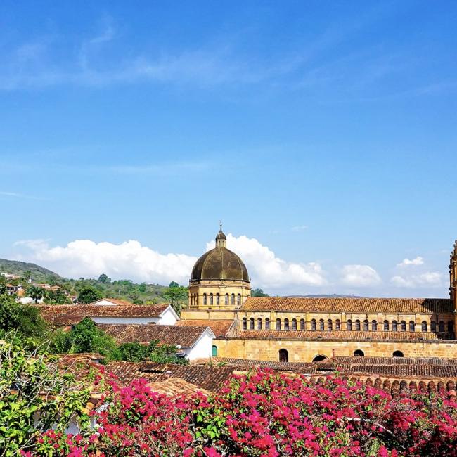 Natural landscape mixed with the colonial architecture of the streets of Barichara, Santander